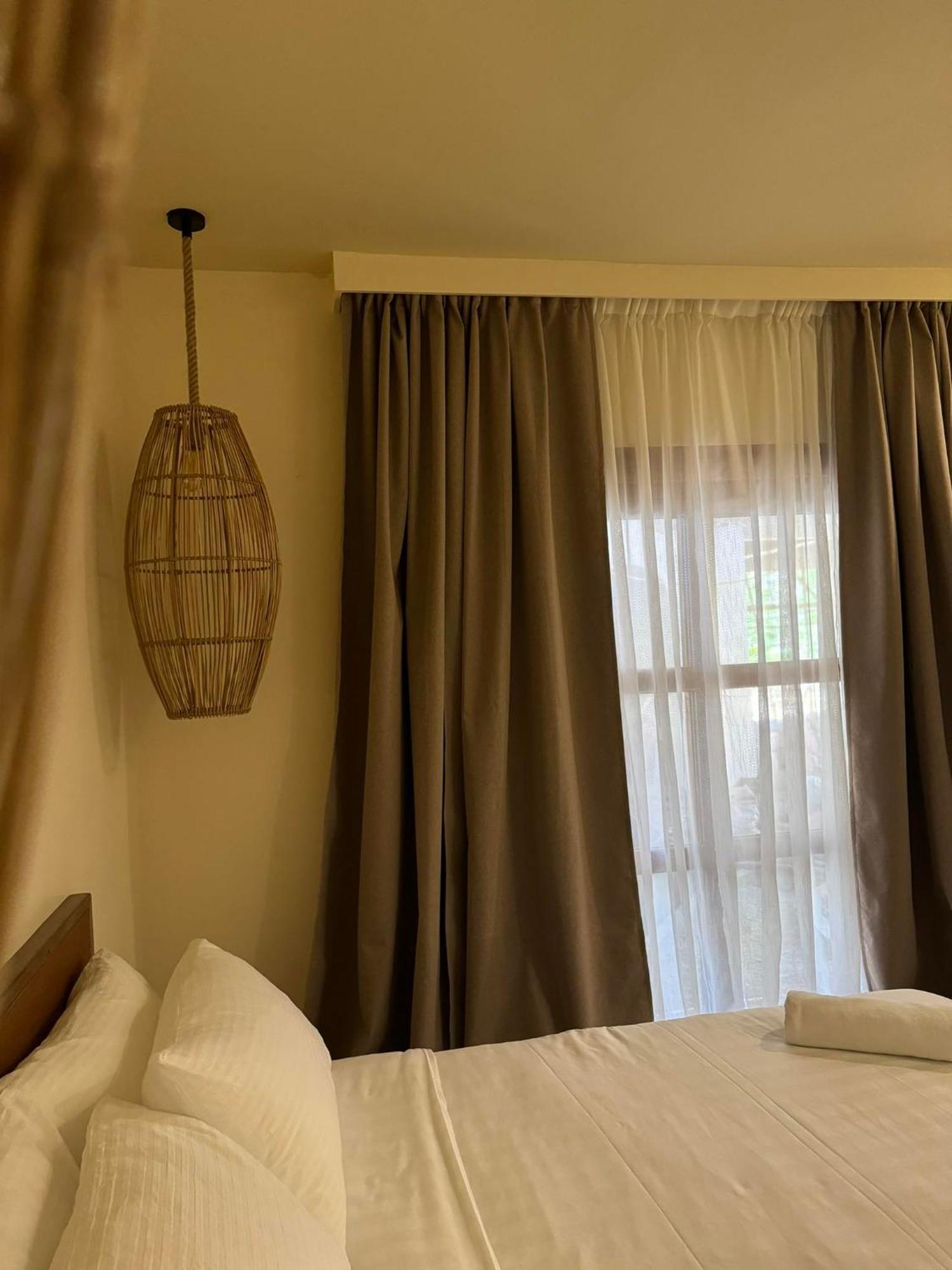 Hostel Casavia Siargao Catangnan Zewnętrze zdjęcie